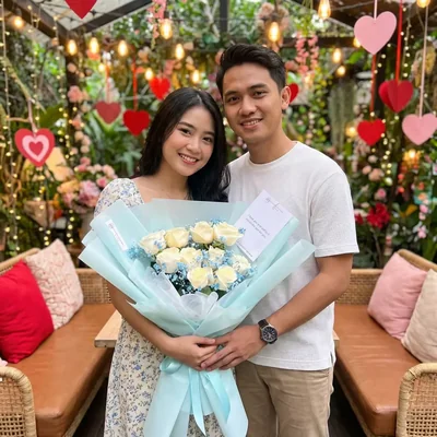 White Roses Baby Blue